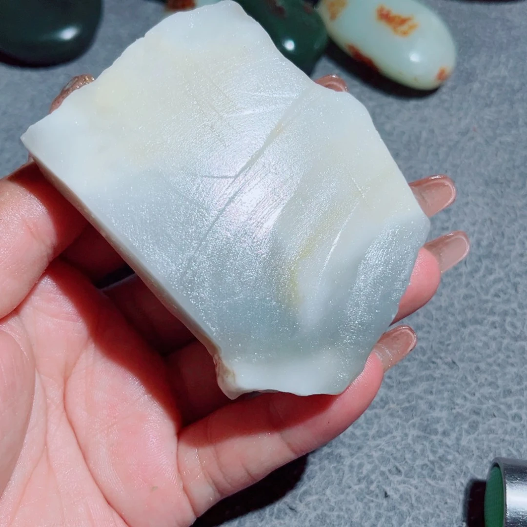 和田玉（糖玉）未镶嵌珠宝奇石