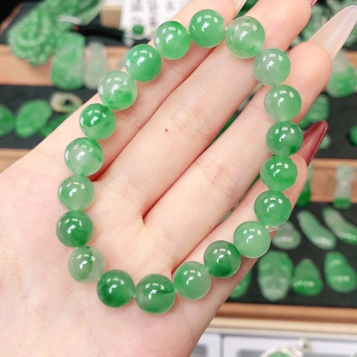 石英质玉（非洲翠）未镶嵌颈饰