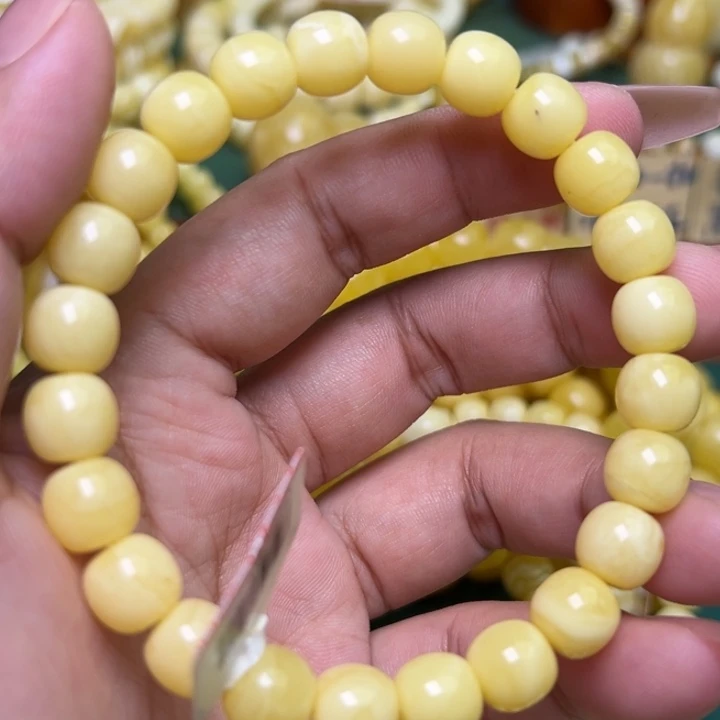 蜜蜡未镶嵌珠宝奇石