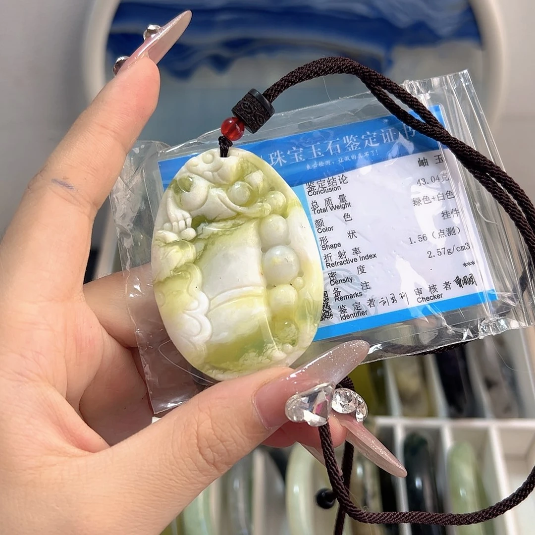 蛇纹石玉未镶嵌手镯默认瑕疵