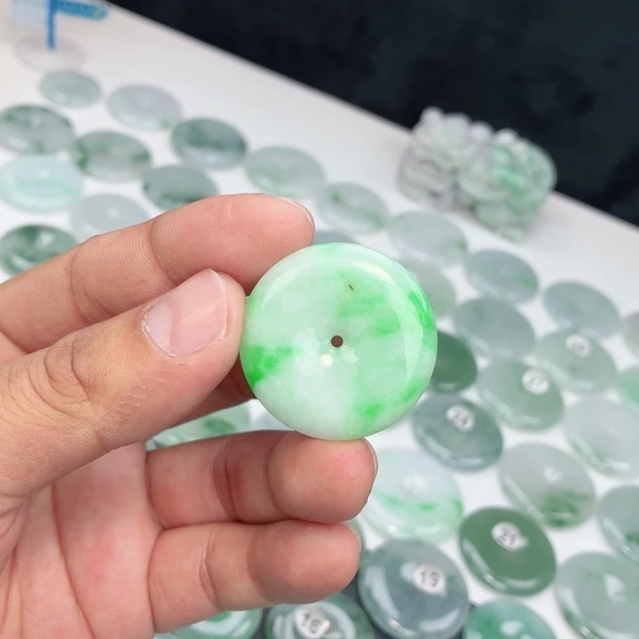 翡翠未镶嵌颈饰缅甸天然A货翡翠33.4-5.9