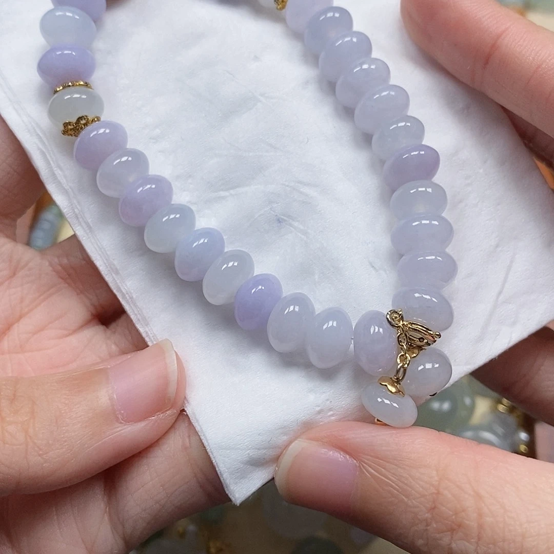 翡翠未镶嵌颈饰闪