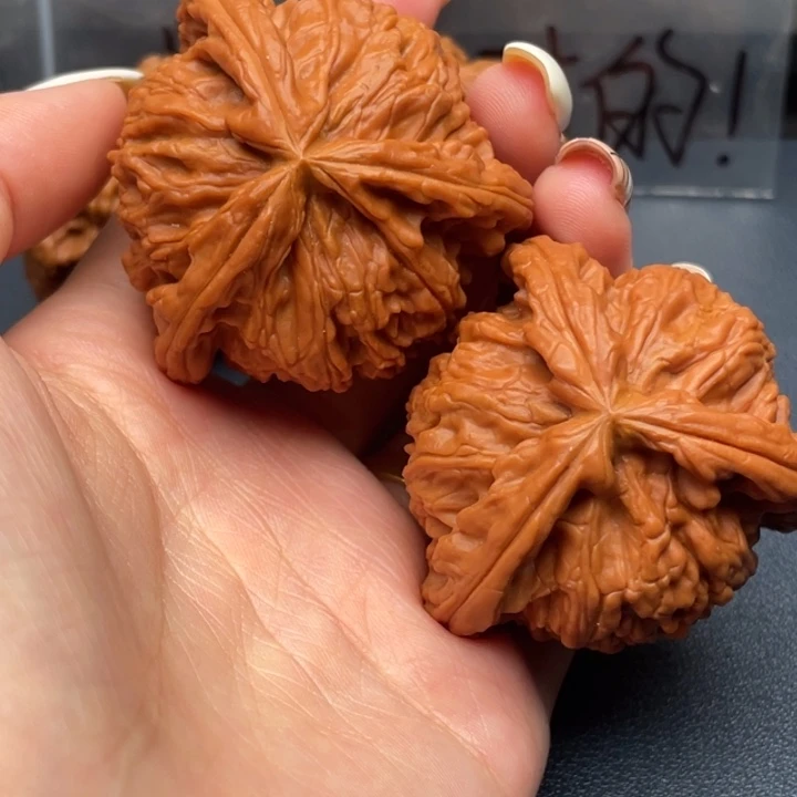 一***蟆吊坠文玩核桃白狮子