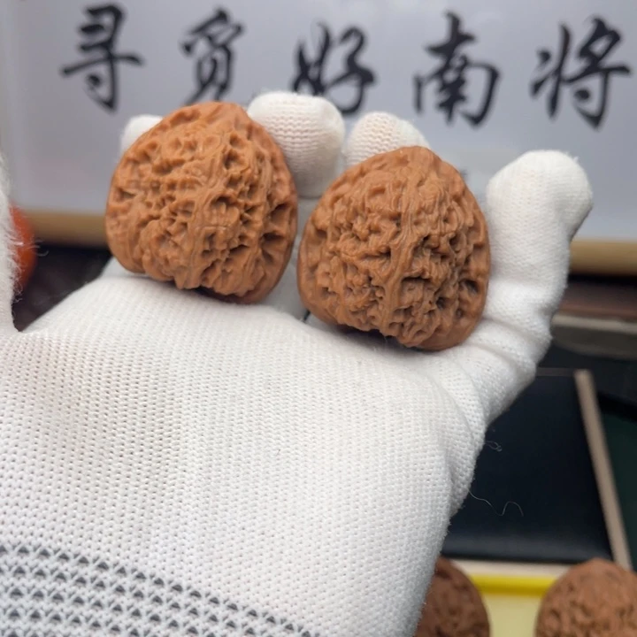 文玩核桃吊坠37尺三角高炮板正