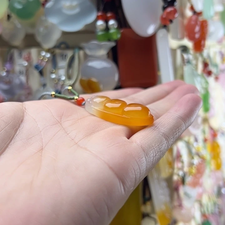 用***1玛瑙/玉髓未镶嵌颈饰