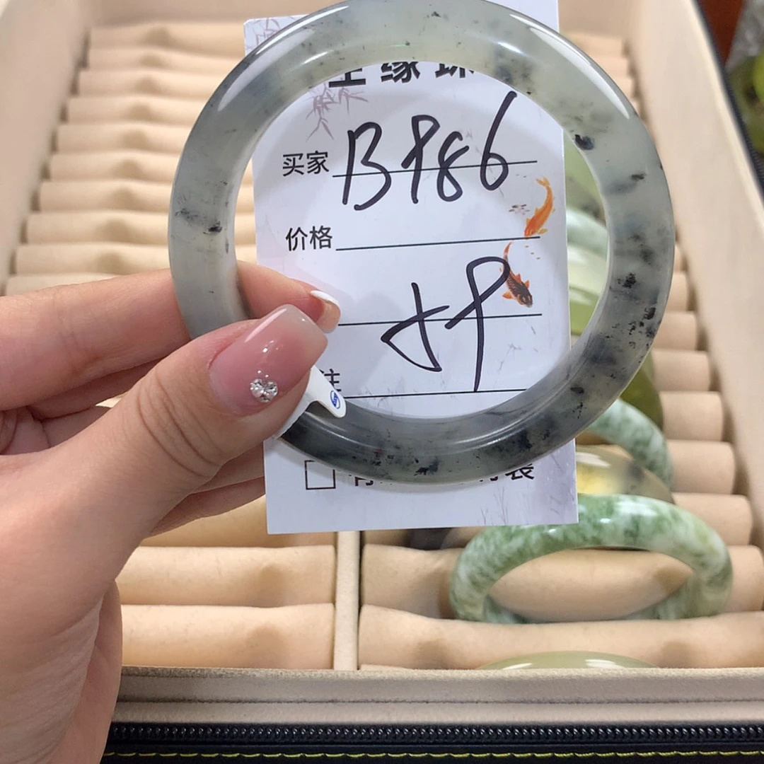 【闪购商品】蛇纹石玉未镶嵌手镯