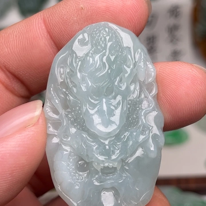 颈饰未镶嵌翡翠龙