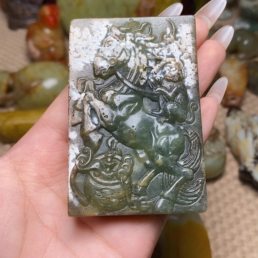 未镶嵌蛇纹石玉颈饰