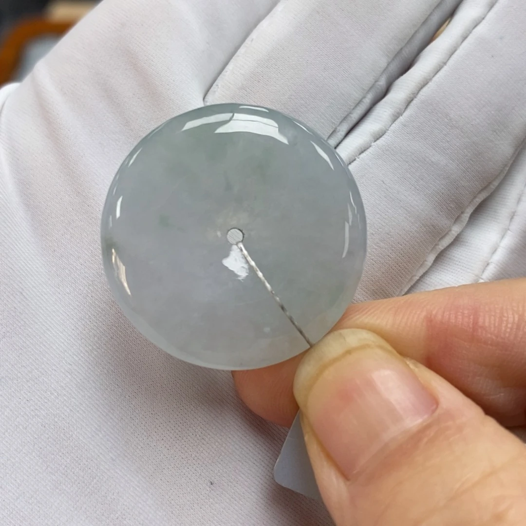 翡翠颈饰未镶嵌平安扣