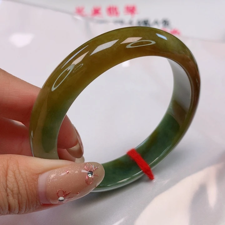 翡翠手镯未镶嵌53圈