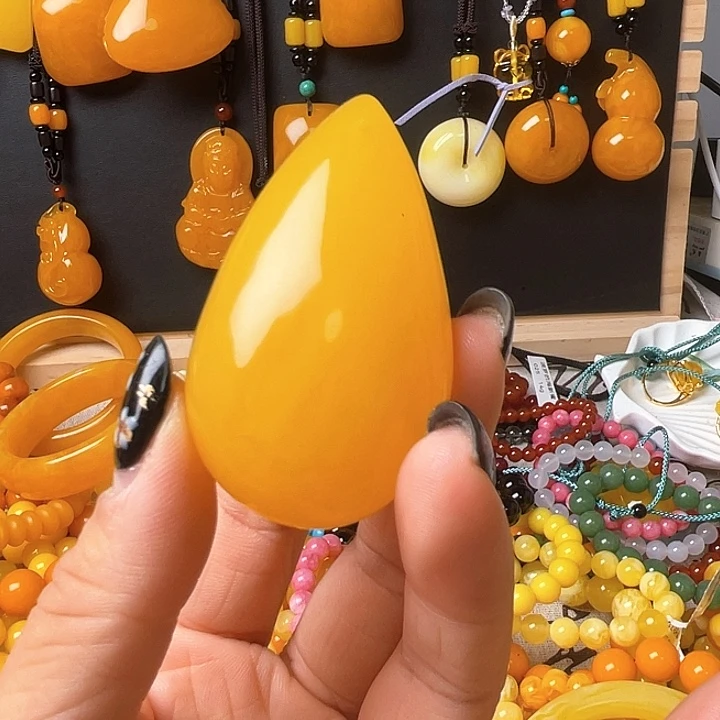 颖***姐波罗的海小鸡油黄（0配绳子）