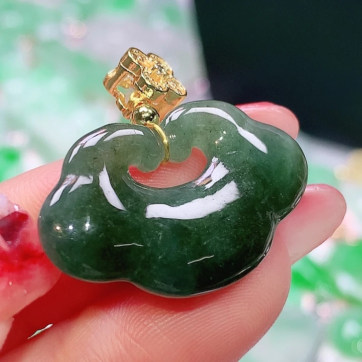 翡翠未镶嵌颈饰翡翠