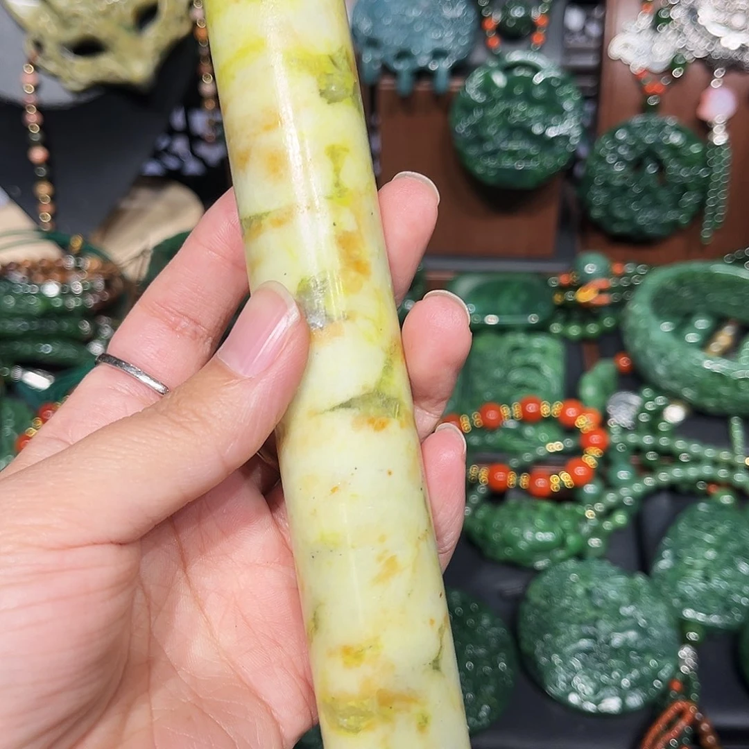 颈饰未镶嵌和田玉（糖玉）