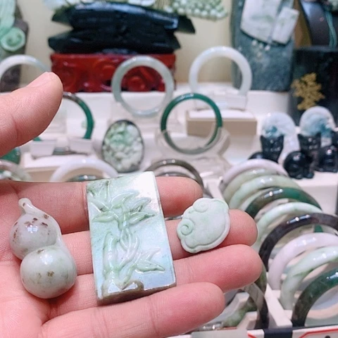 未镶嵌独山玉颈饰海*