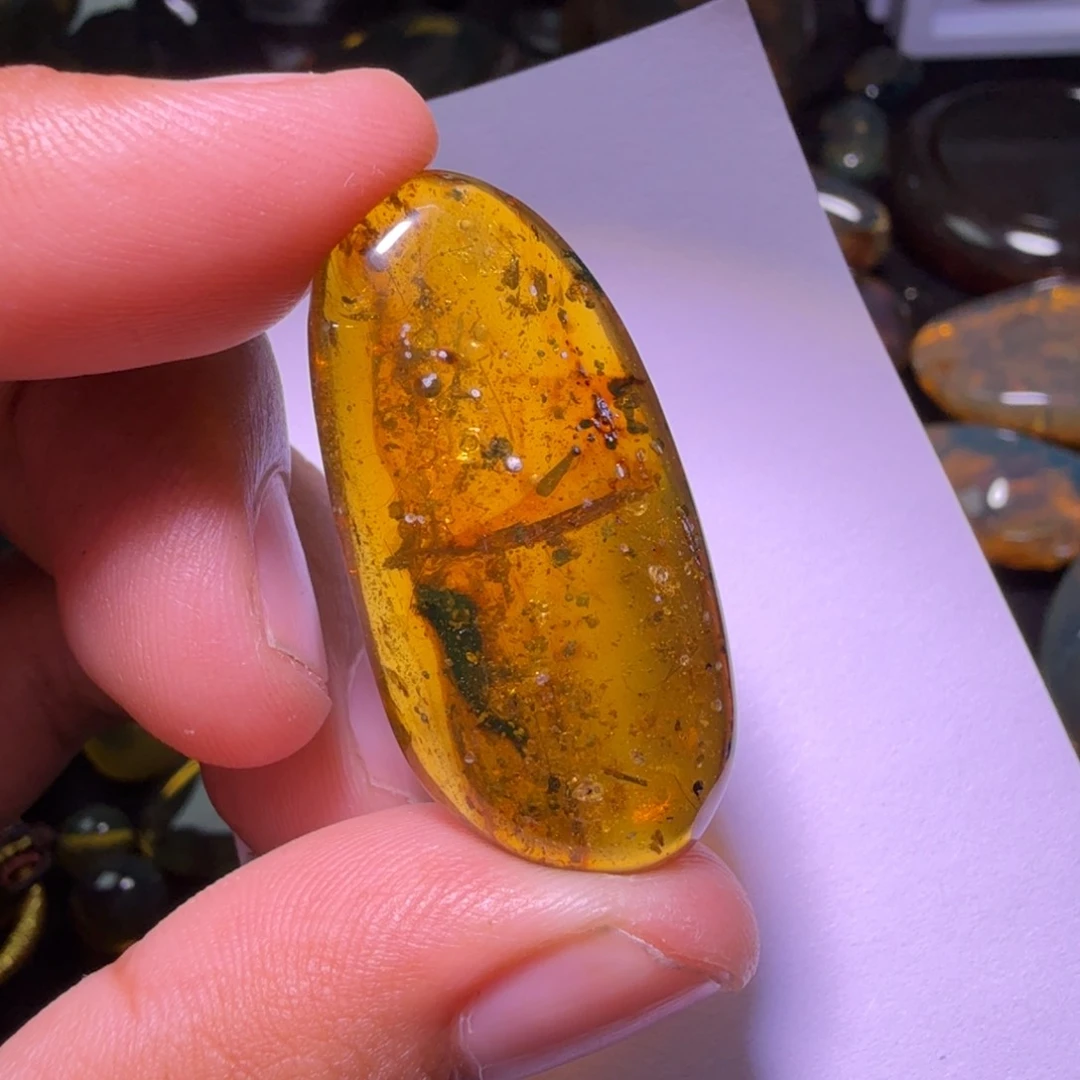 未镶嵌琥珀裸石9号