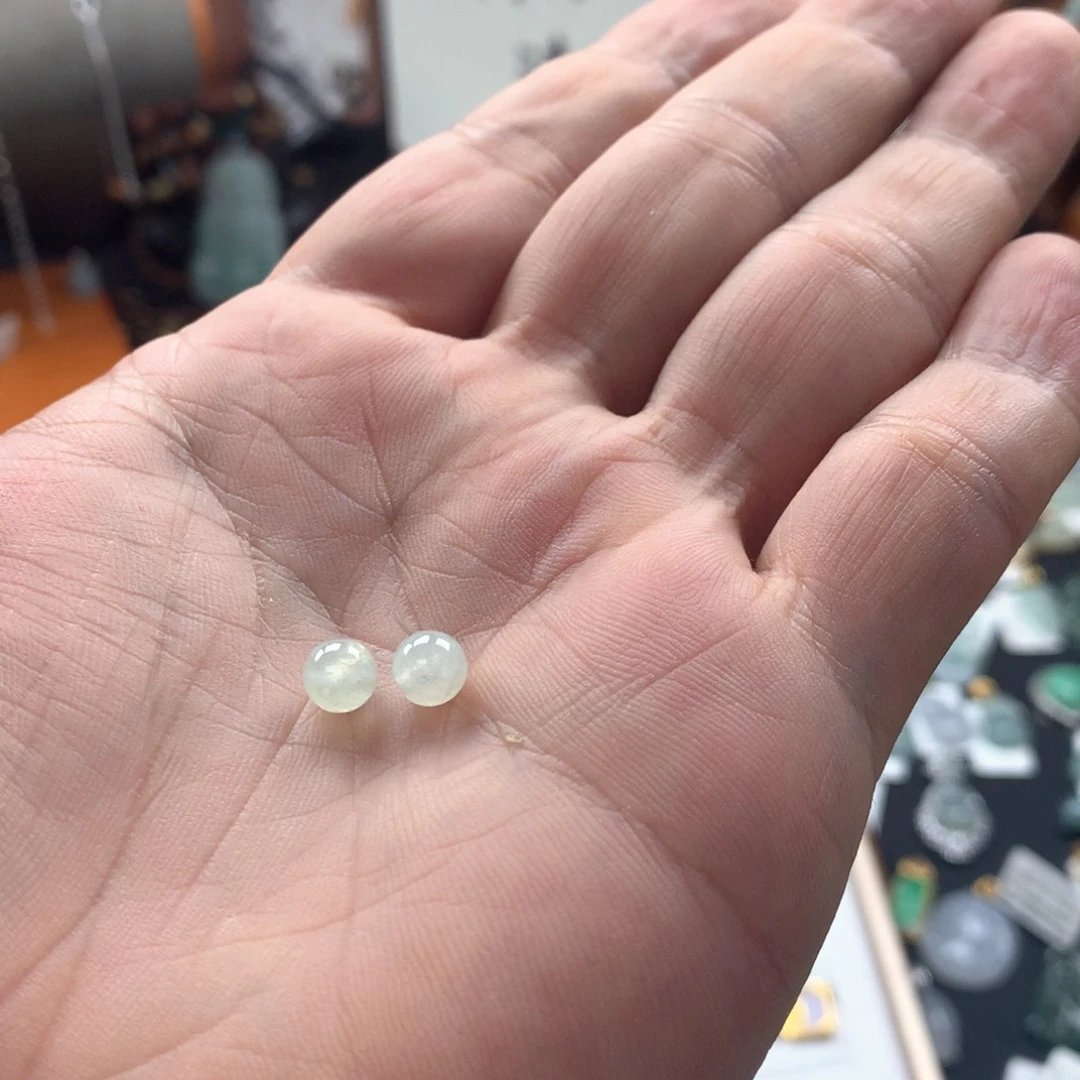 颈饰未镶嵌翡翠肥*哥