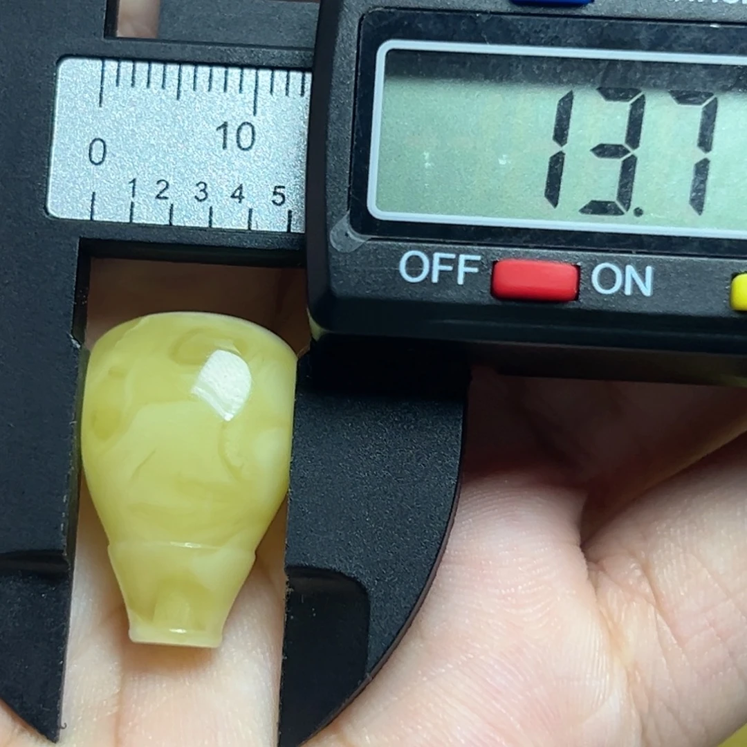 許***诺裸石琥珀未镶嵌三通