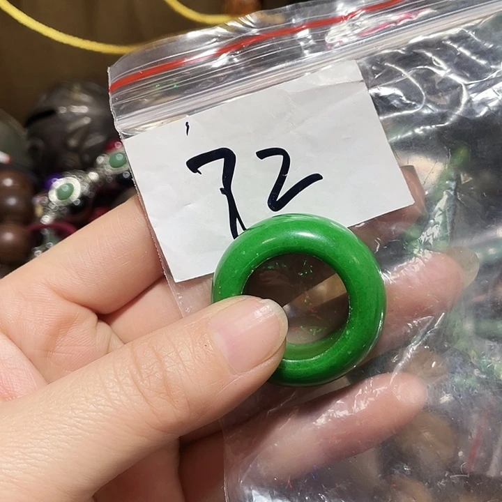 晴***读琉璃/树脂/塑料类