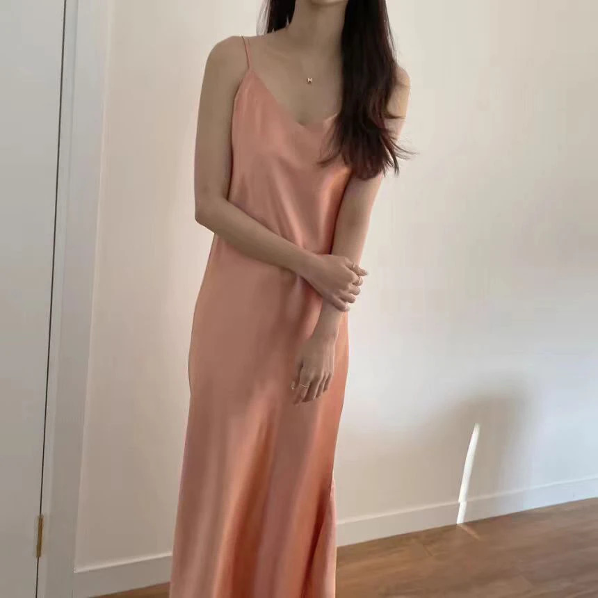 三醋酸面料高端丝绸缎面法式吊带连衣裙