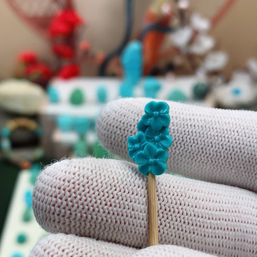 绿松石未镶嵌珠宝奇石