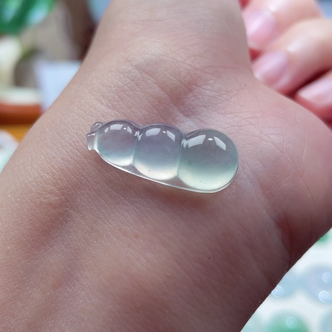 翡翠颈饰未镶嵌福豆