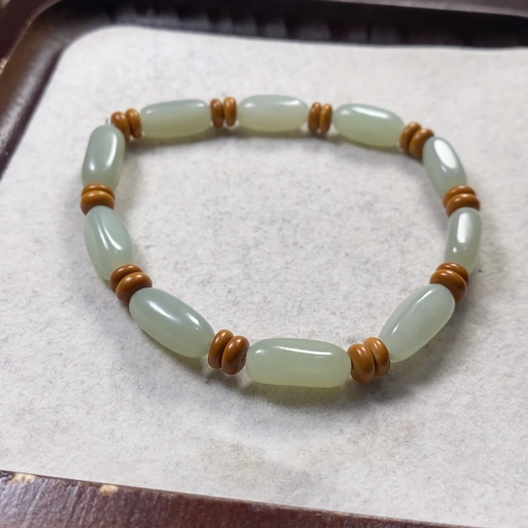 和田玉未镶嵌颈饰2