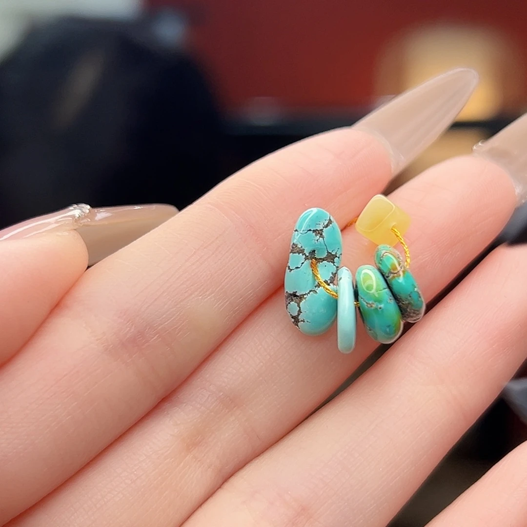 蜜蜡未镶嵌珠宝奇石