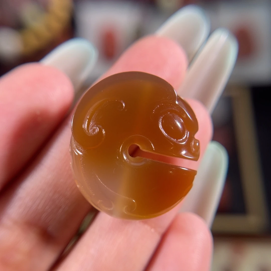 玛瑙/玉髓未镶嵌玉猪龙24*21.8