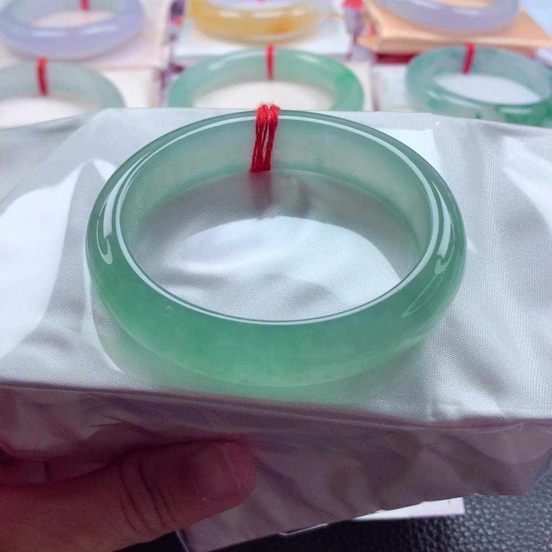 翡翠未镶嵌手镯（贵妃镯）54冰绿起光冰透孤品福利A