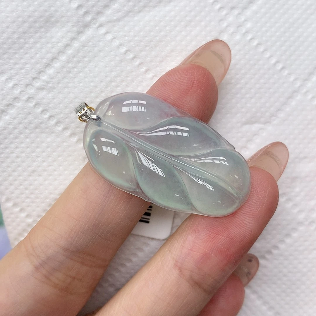 颈饰18K金镶嵌翡翠