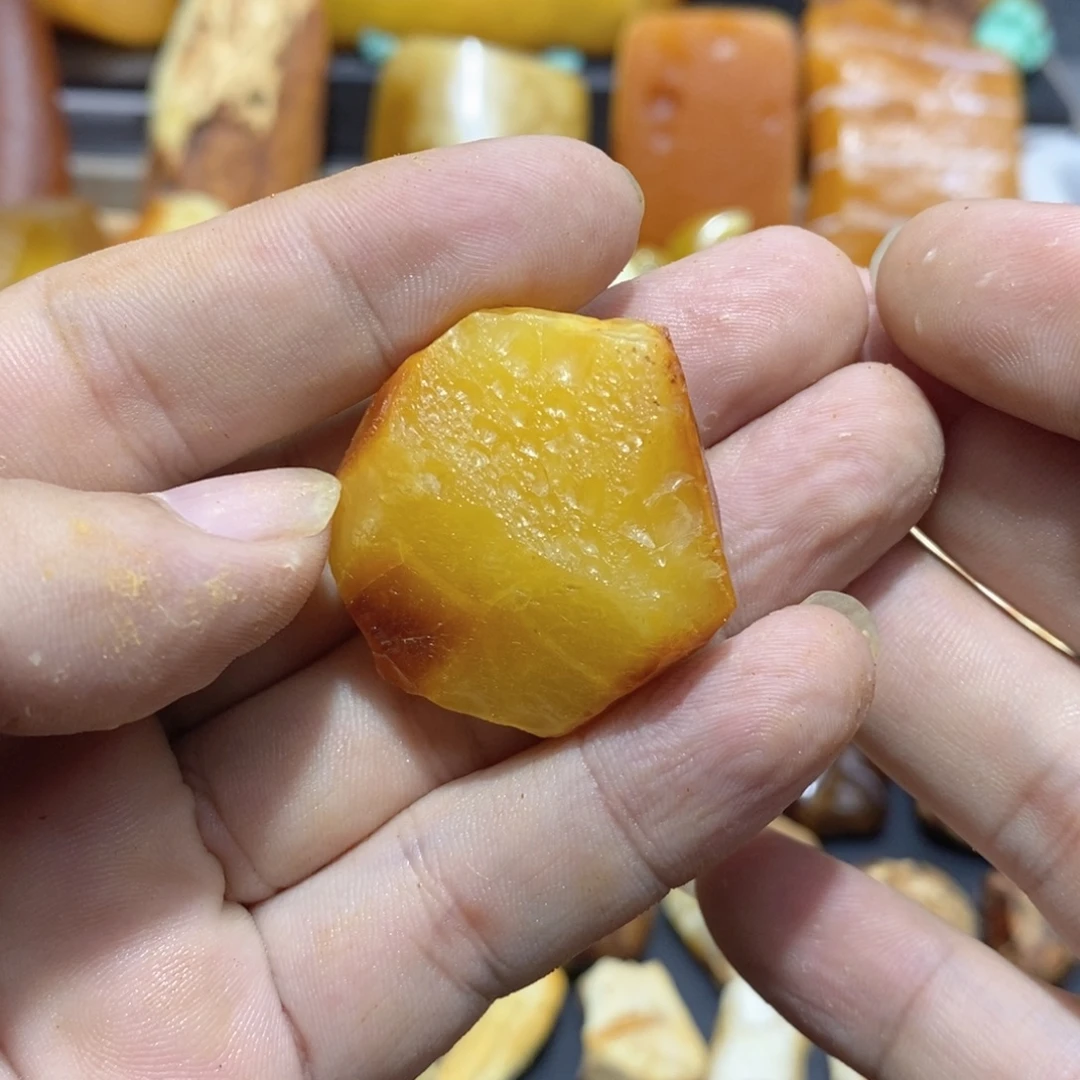一***肉定制琥珀蜜蜡原石定制