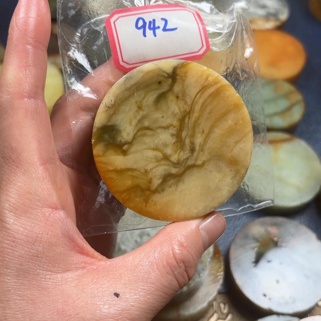 溪****蛇纹石玉未镶嵌珠宝奇石