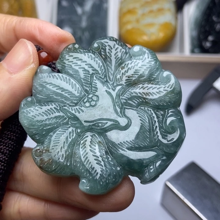 翡翠未镶嵌颈饰翡翠