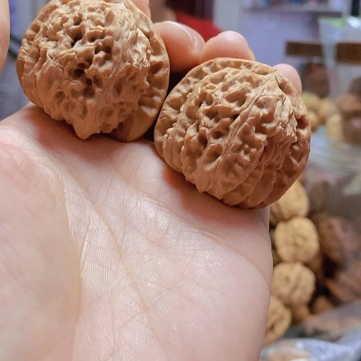 【闪购商品】文玩核桃把件39.5白狮子
