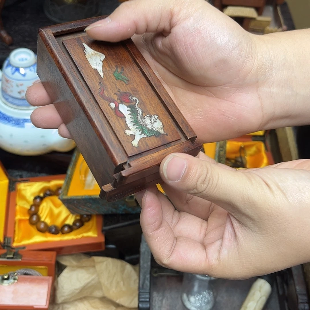 大叶紫檀（黑酸枝木类）