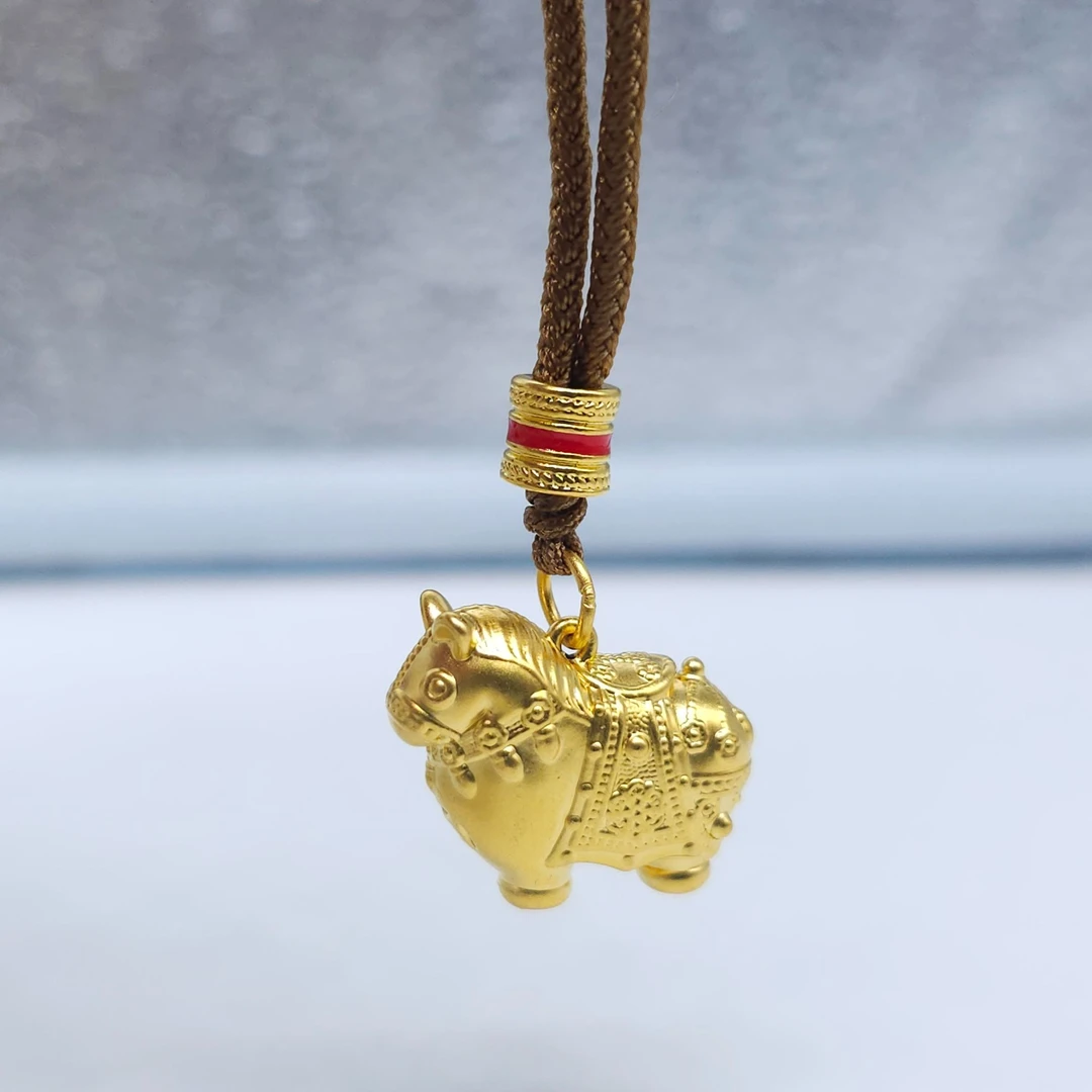 明牌珠宝楼哥甄选足金999 小马吊坠 多样性发货