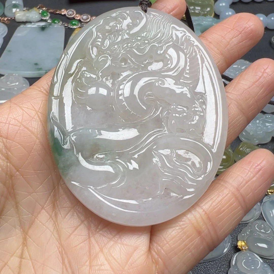 翡翠未镶嵌颈饰龙牌