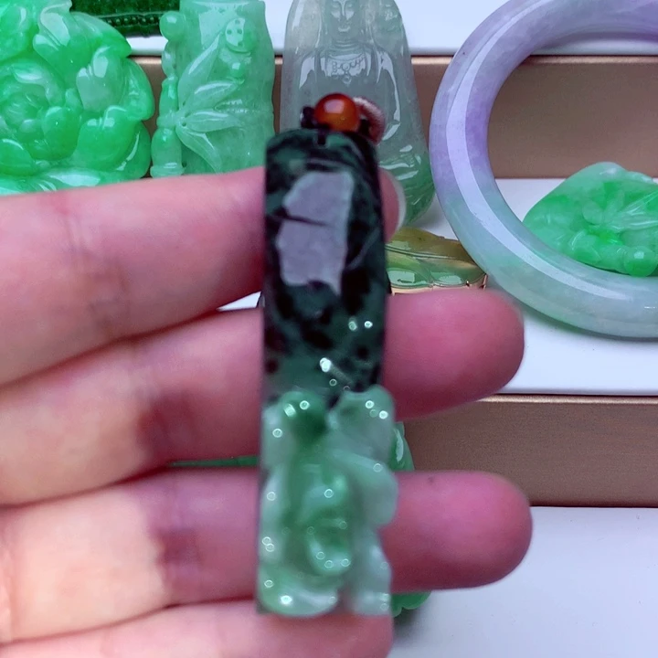 翡翠未镶嵌吊坠(不含链)