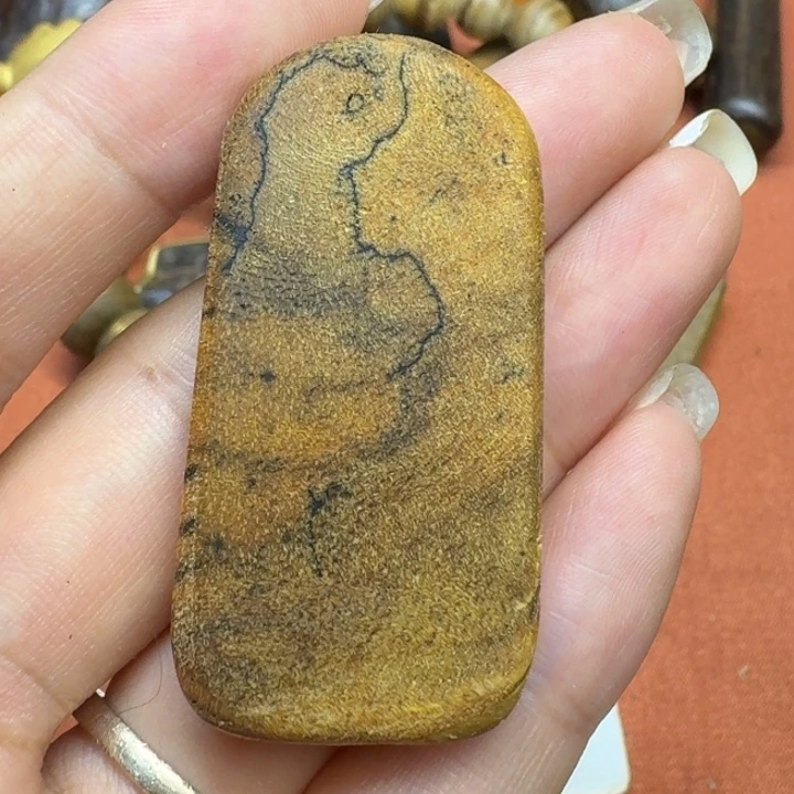 大叶紫檀（黑酸枝木类）