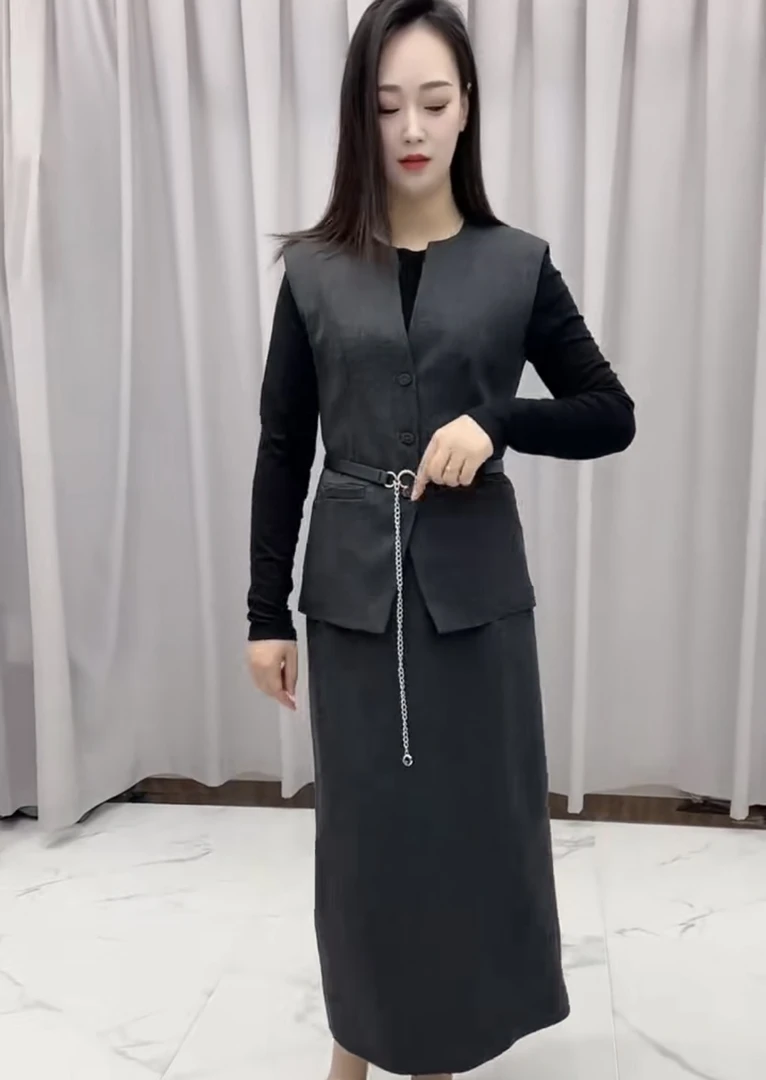 时尚连衣裙套装女2025新款洋气质显瘦马打底衫半身裙三件套