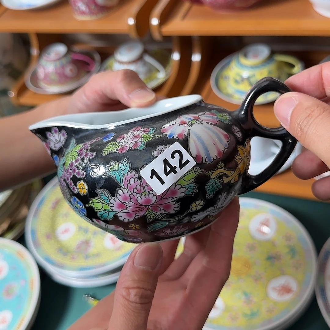 香港精品瓷有微瑕慎拍