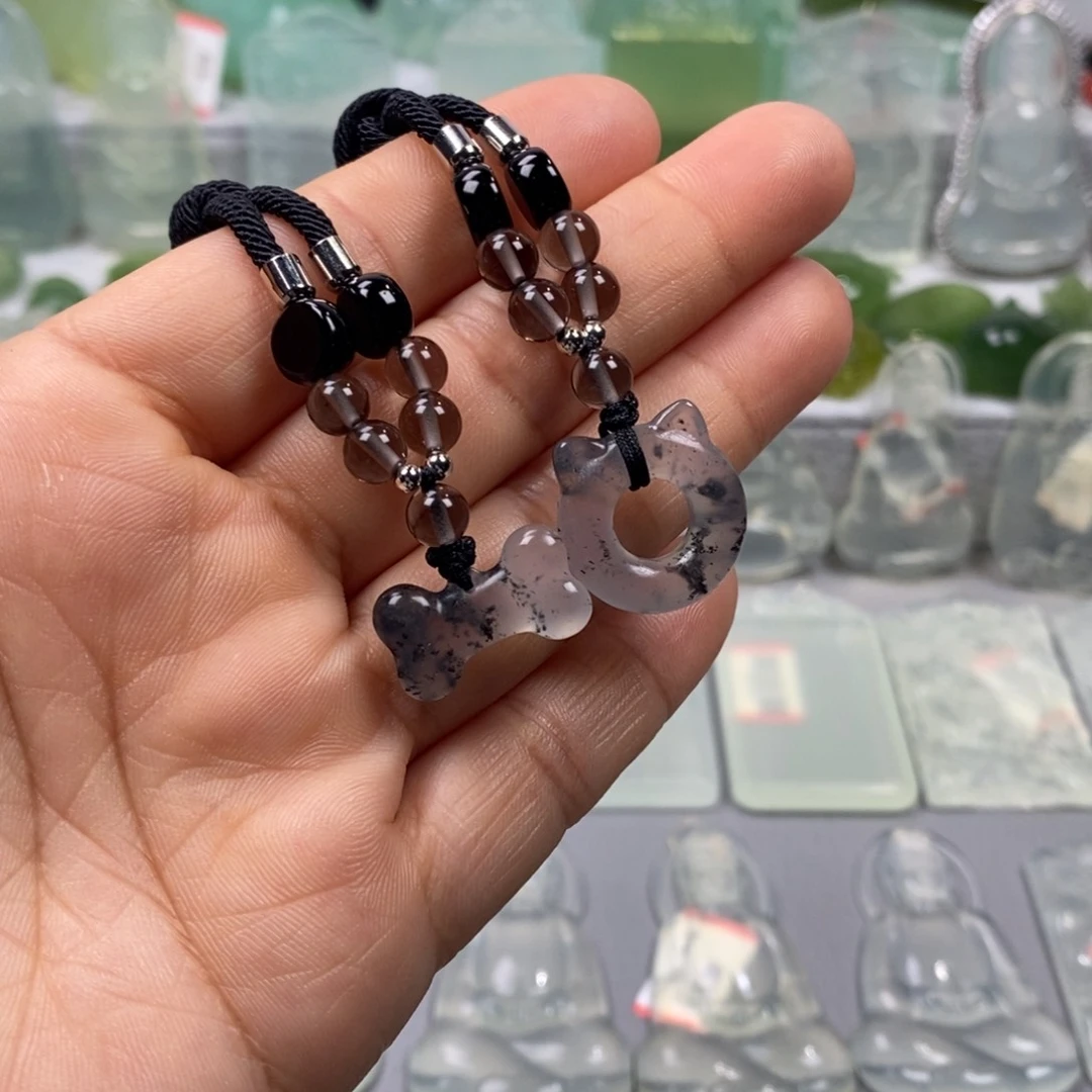 蛇纹石玉未镶嵌颈饰