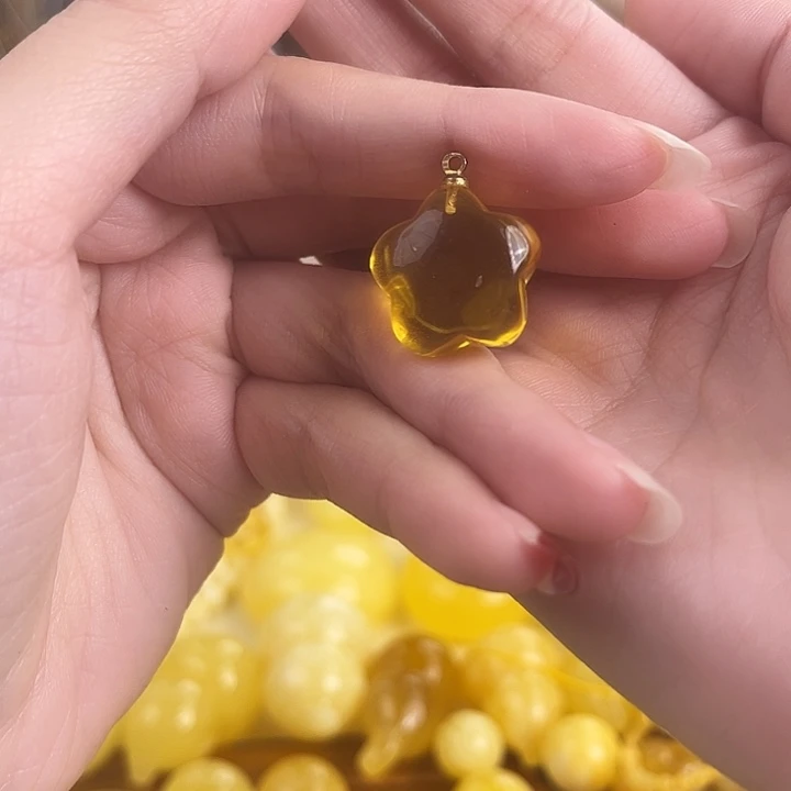 裸石琥珀未镶嵌星星