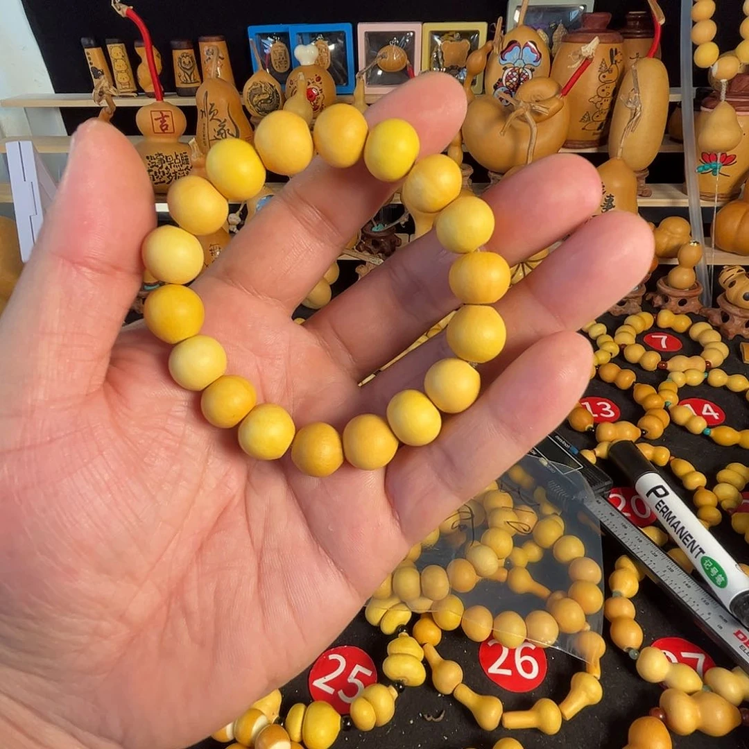 致***逅1.35左右尺寸水滴葫芦手串