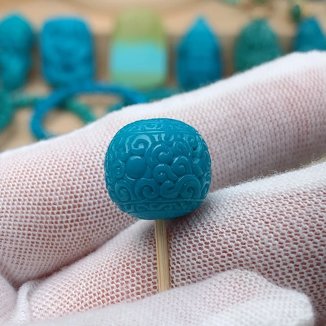 绿松石未镶嵌珠宝奇石