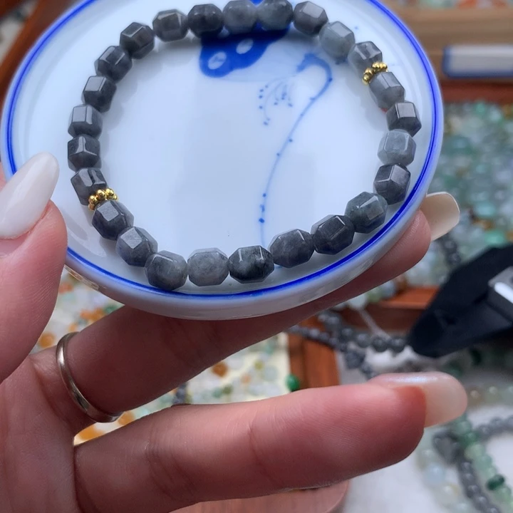 翡翠散珠乌鸡手串