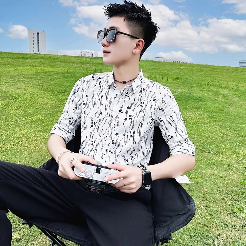 夏季冰丝衬衫男短袖潮牌中袖修身衬衣男款2025新款夏装痞帅男上衣