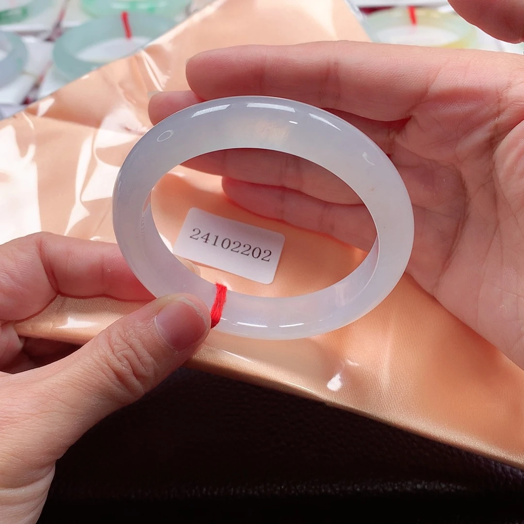 翡翠手镯未镶嵌天然A货翡翠手镯