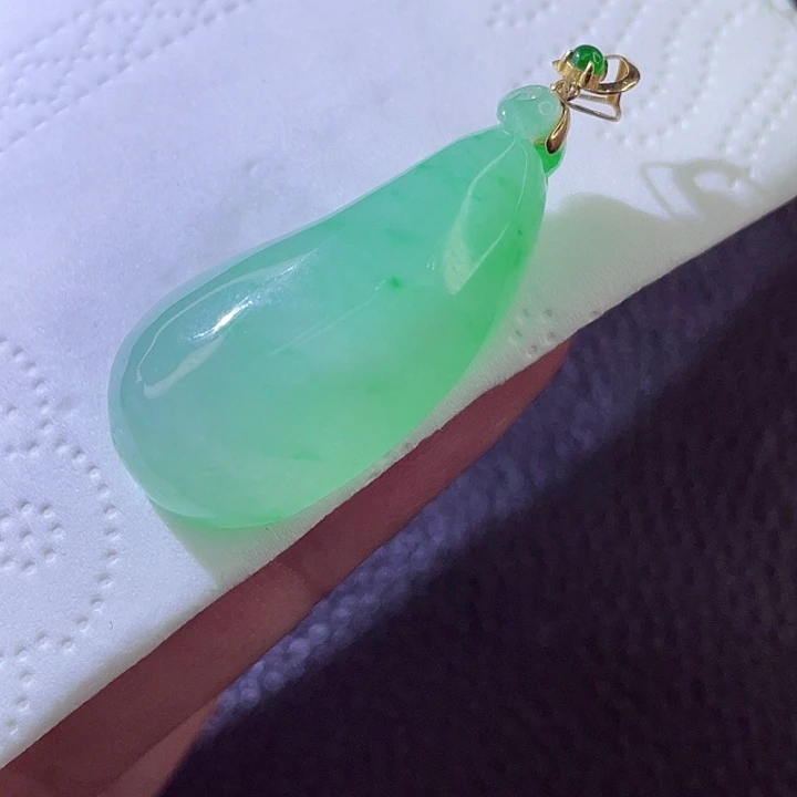 颈饰18K金镶嵌翡翠翡翠
