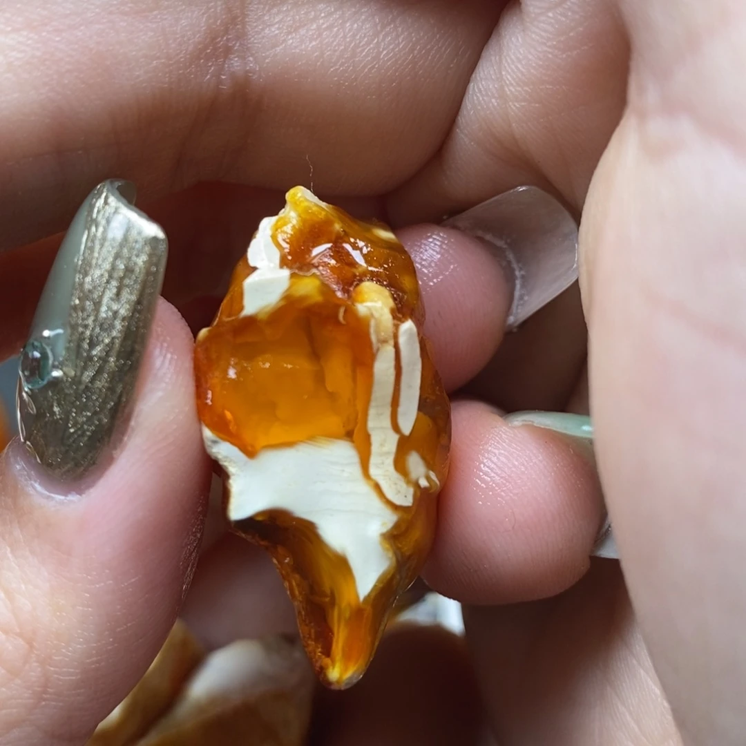 定制琥珀未镶嵌蜜蜡